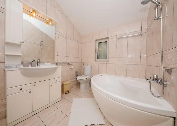 Apartmán Anggela - Two Bedroom With Balcony And Sea View