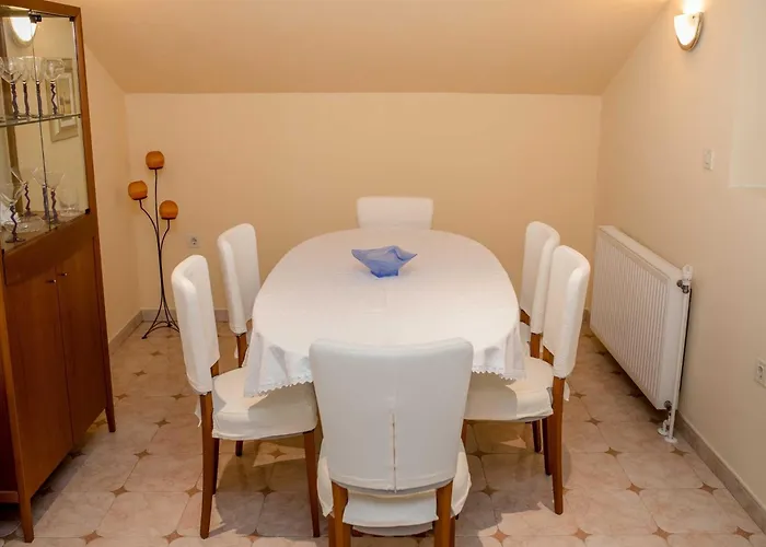 Anggela - Two Bedroom With Balcony And Sea View Rab Town