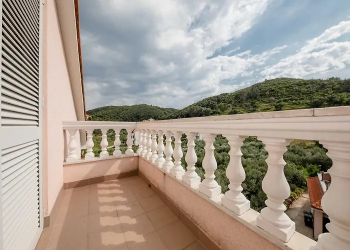 Anggela - Two Bedroom With Balcony And Sea View Lejlighed *