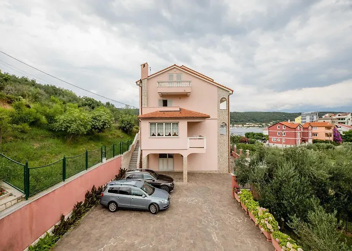 Anggela - Two Bedroom With Balcony And Sea View Rab Town