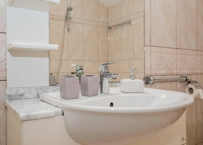 Anggela - Two Bedroom With Balcony And Sea View Apartmán