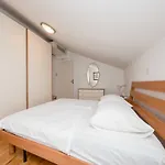 Anggela - Two Bedroom With Balcony And Sea View Appartement Rab Town