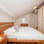 Anggela - Two Bedroom With Balcony And Sea View *