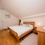 Anggela - Two Bedroom With Balcony And Sea View Rab Town