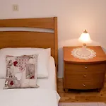 Anggela - Two Bedroom With Balcony And Sea View *