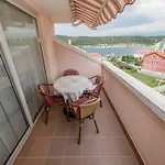 Appartement Anggela - Two Bedroom With Balcony And Sea View Rab Town