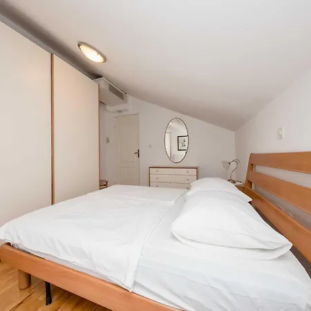 Anggela - Two Bedroom With Balcony And Sea View Apartmán Supetarska Draga