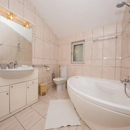 Apartmán Anggela - Two Bedroom With Balcony And Sea View