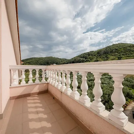 Anggela - Two Bedroom With Balcony And Sea View Apartmán *