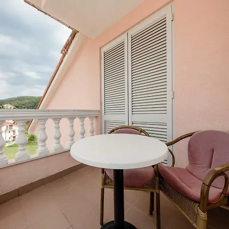 Anggela - Two Bedroom With Balcony And Sea View * Supetarska Draga