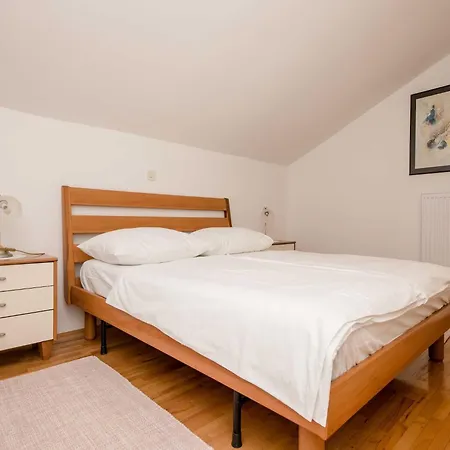 Apartmán Anggela - Two Bedroom With Balcony And Sea View