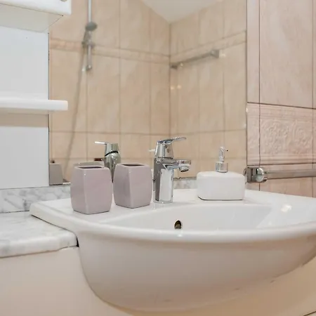 Anggela - Two Bedroom With Balcony And Sea View Apartmán